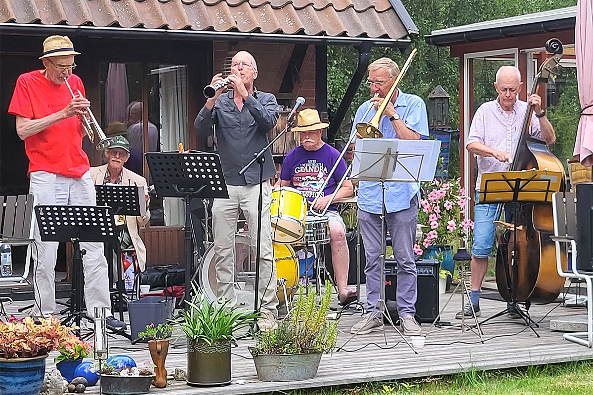 Mysig trädgårdsjazz i Hofterup